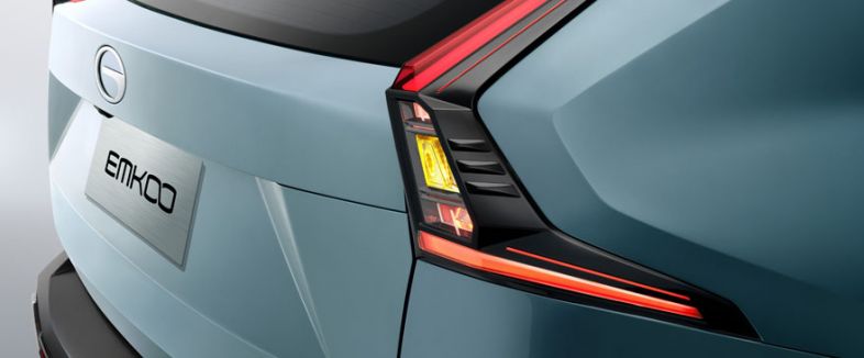 Spoiler estilo mecha 